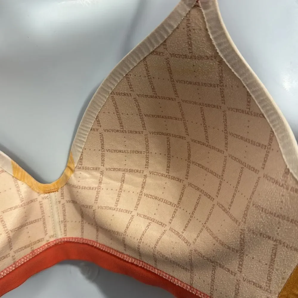 Victoria Secret Wireless Tricolor Soft Cup Lightly Padded T-shirt Front Logo Bra